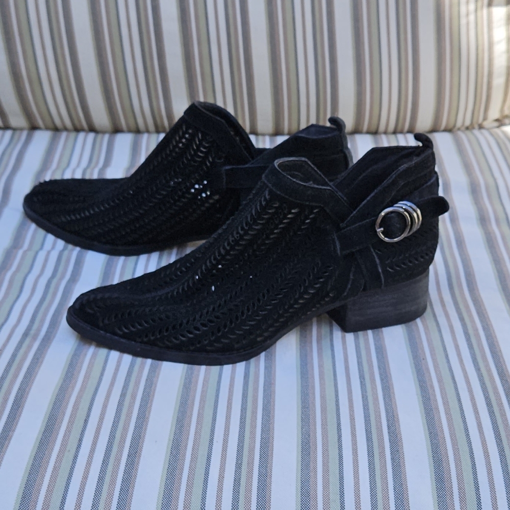 Vince Camuto Suede Campina Bootie Shoes 6.5